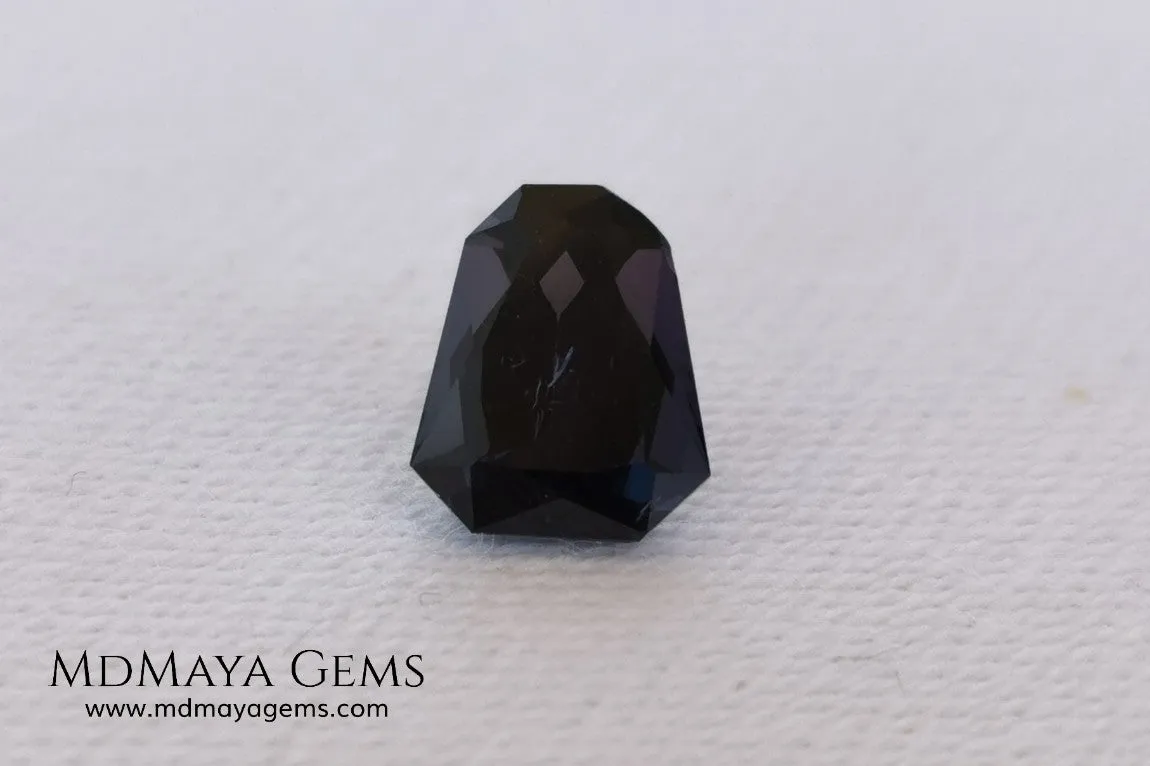 Amazing Dark Blue Spinel 1.59 ct fancy cut