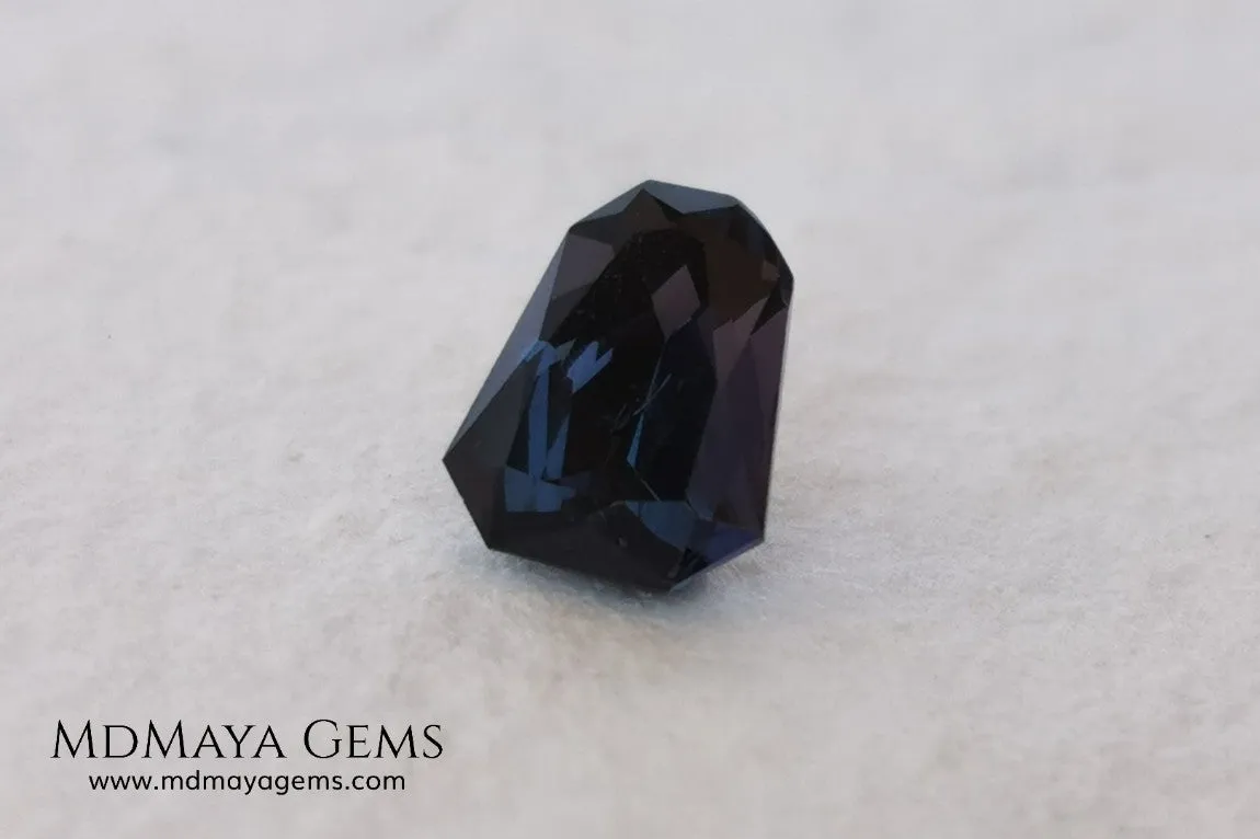 Amazing Dark Blue Spinel 1.59 ct fancy cut