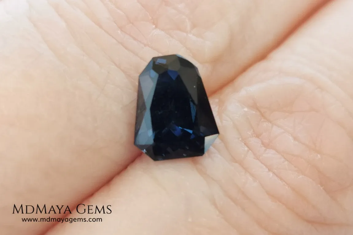 Amazing Dark Blue Spinel 1.59 ct fancy cut