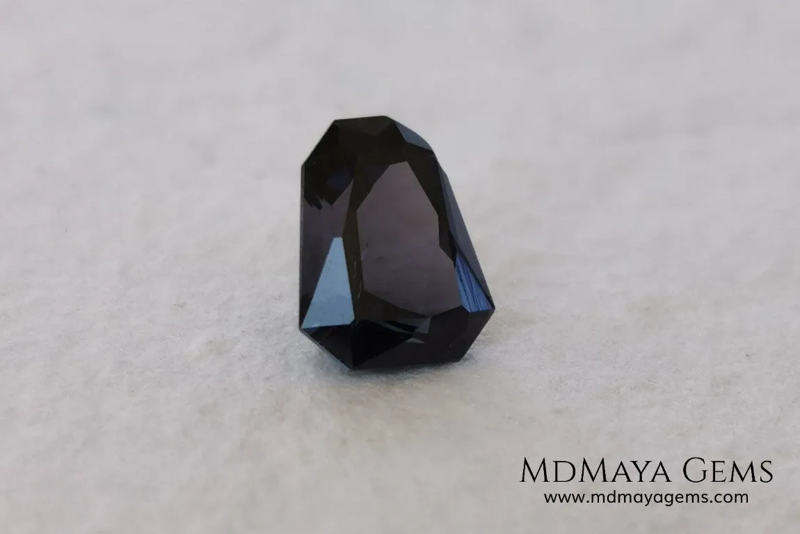 Amazing Dark Blue Spinel 1.59 ct fancy cut