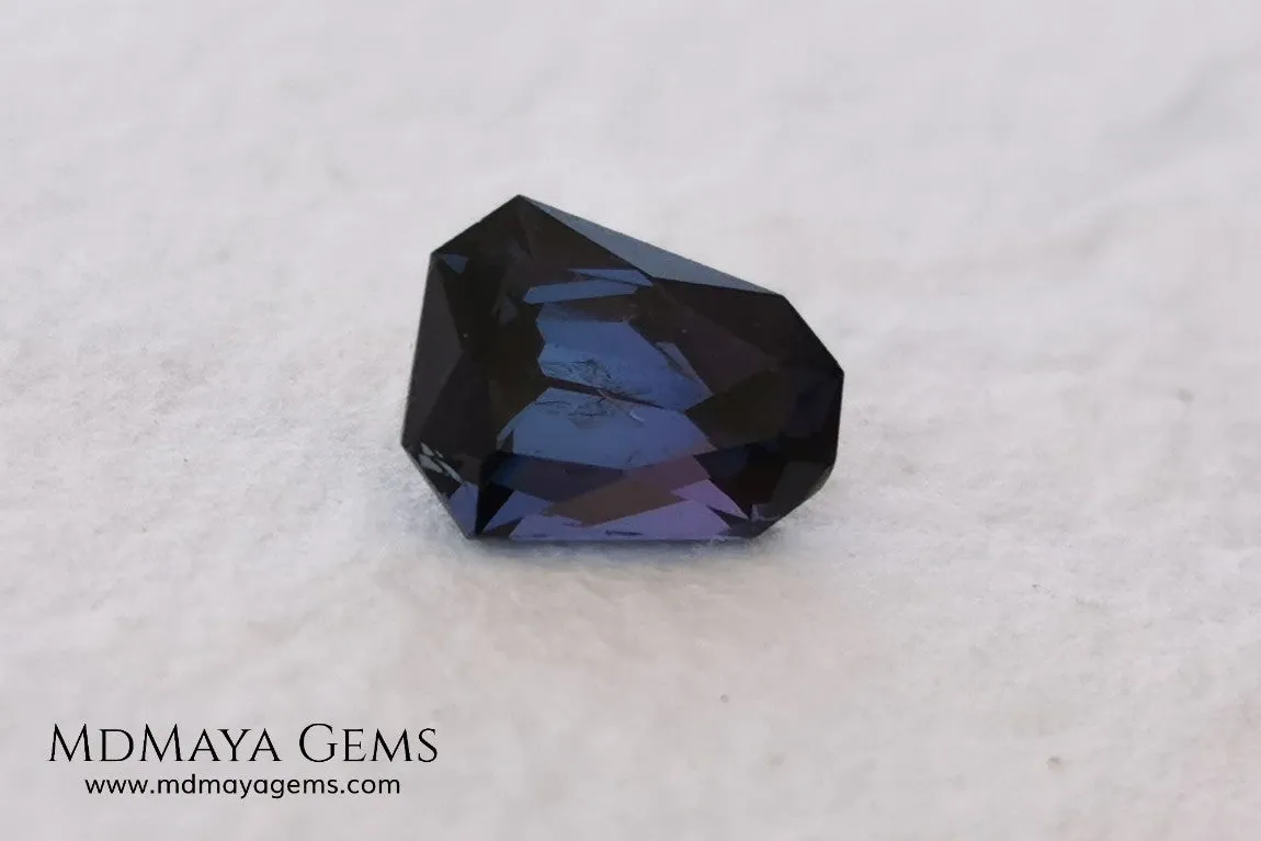 Amazing Dark Blue Spinel 1.59 ct fancy cut