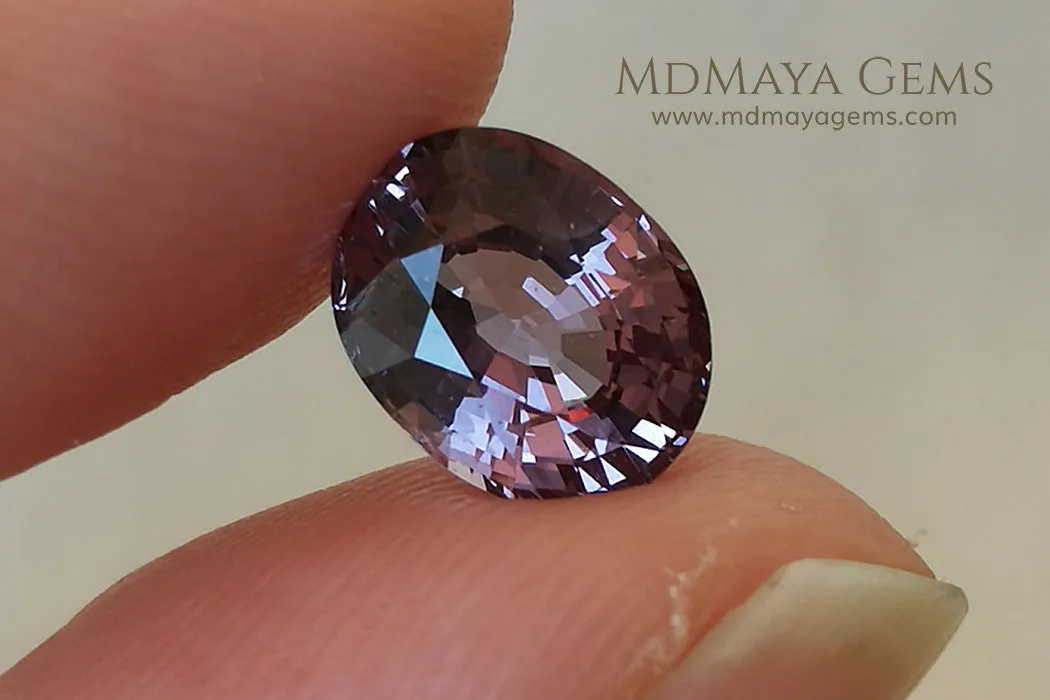 Beautiful violetish Purple Spinel from Tanzania. Oval cut. 2.01 ct.