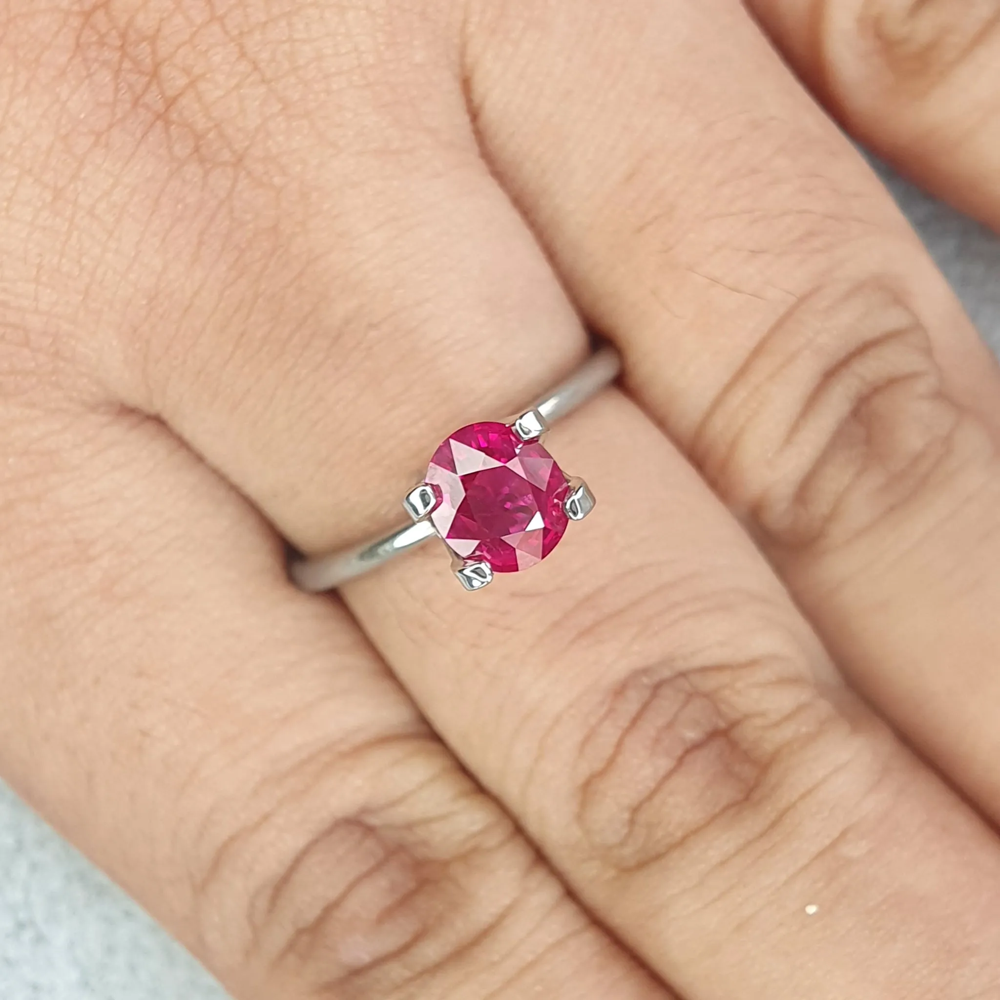 Burmese Ruby Oval 1.42CT G176