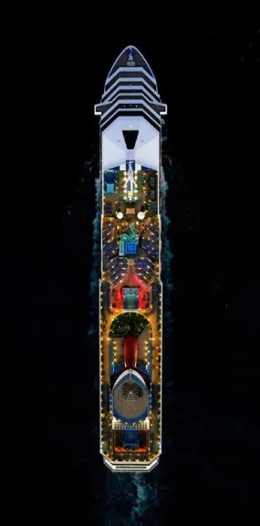 Carnival Victory (night)