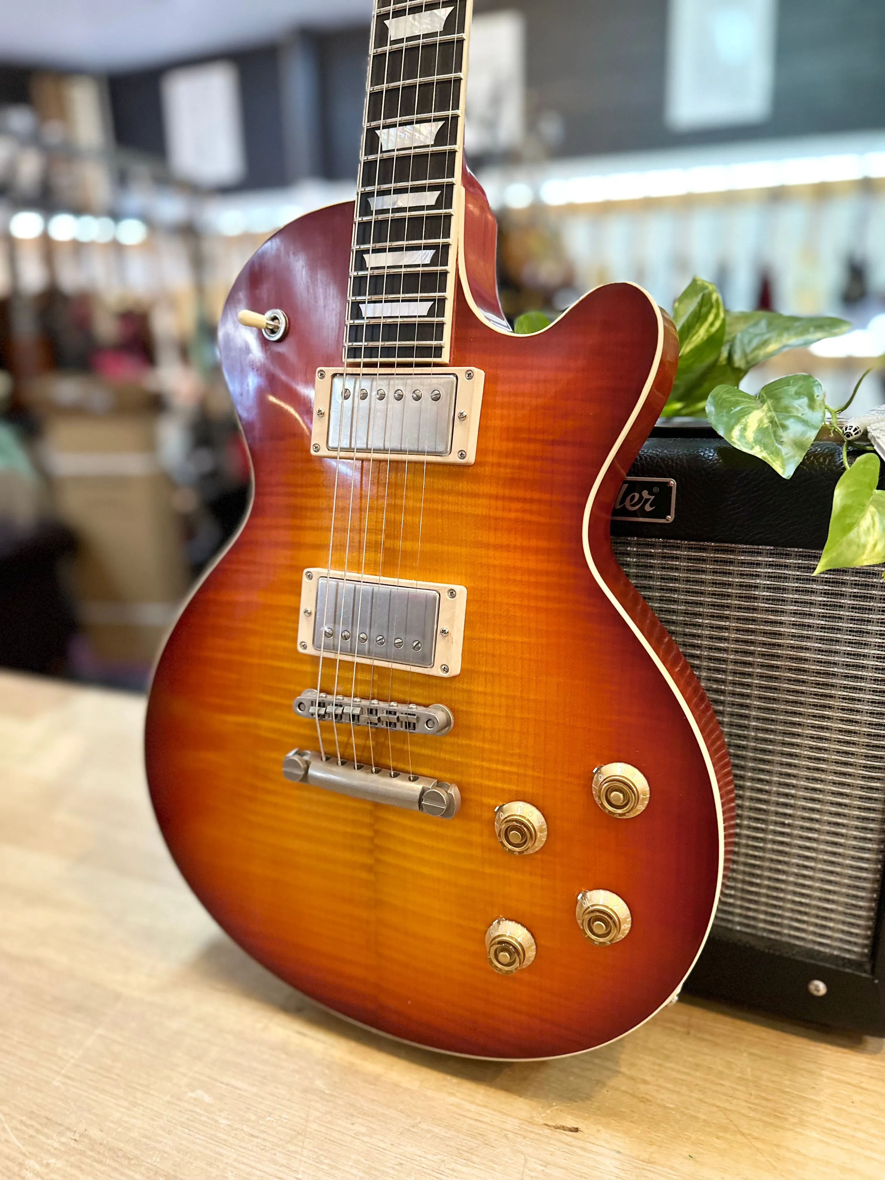 Eastman | SB59/TV | Solidbody Electric | Antique Redburst