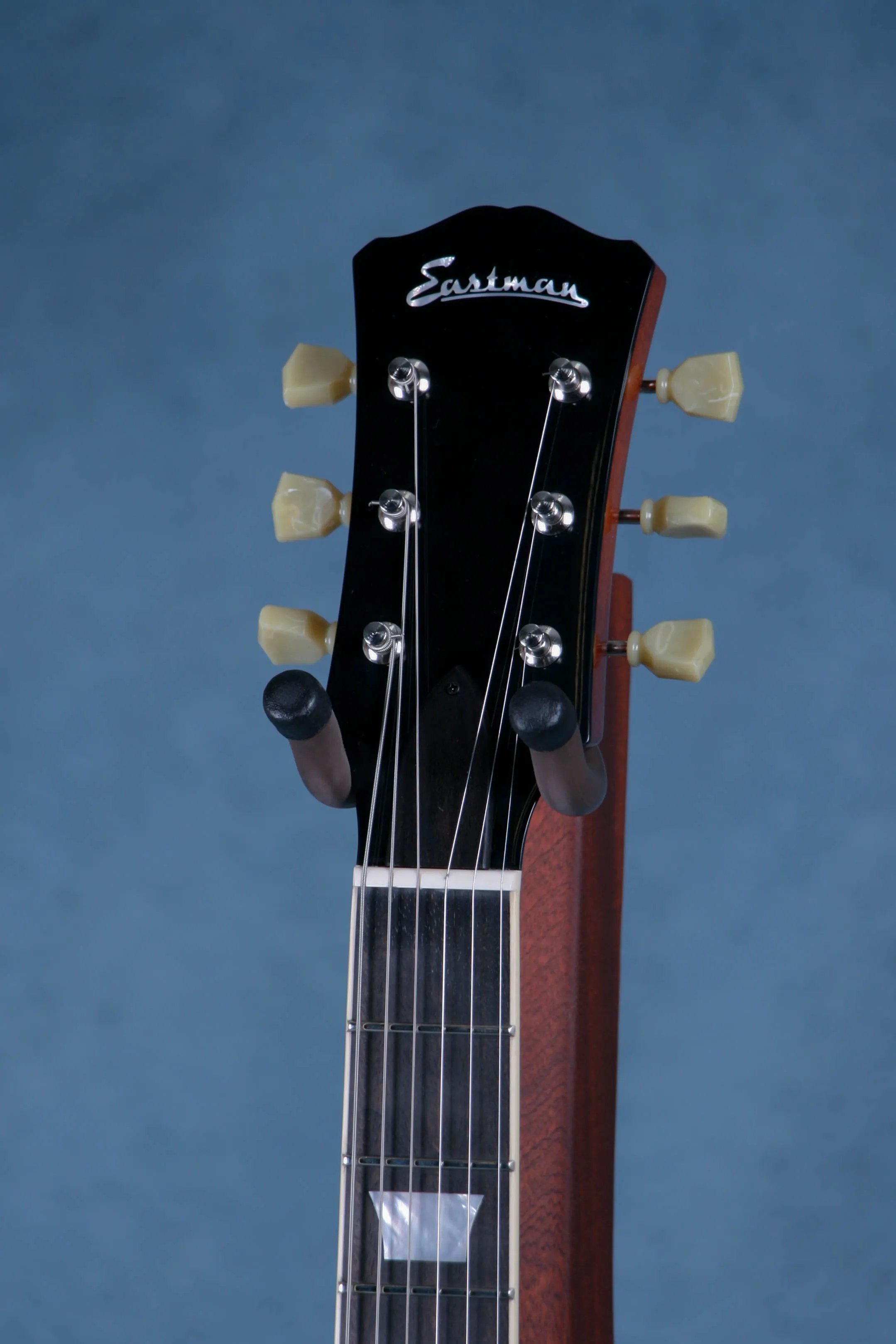 Eastman SB59/v Antique Varnish Solid Body Electric Guitar - Antique Goldburst - P2300136