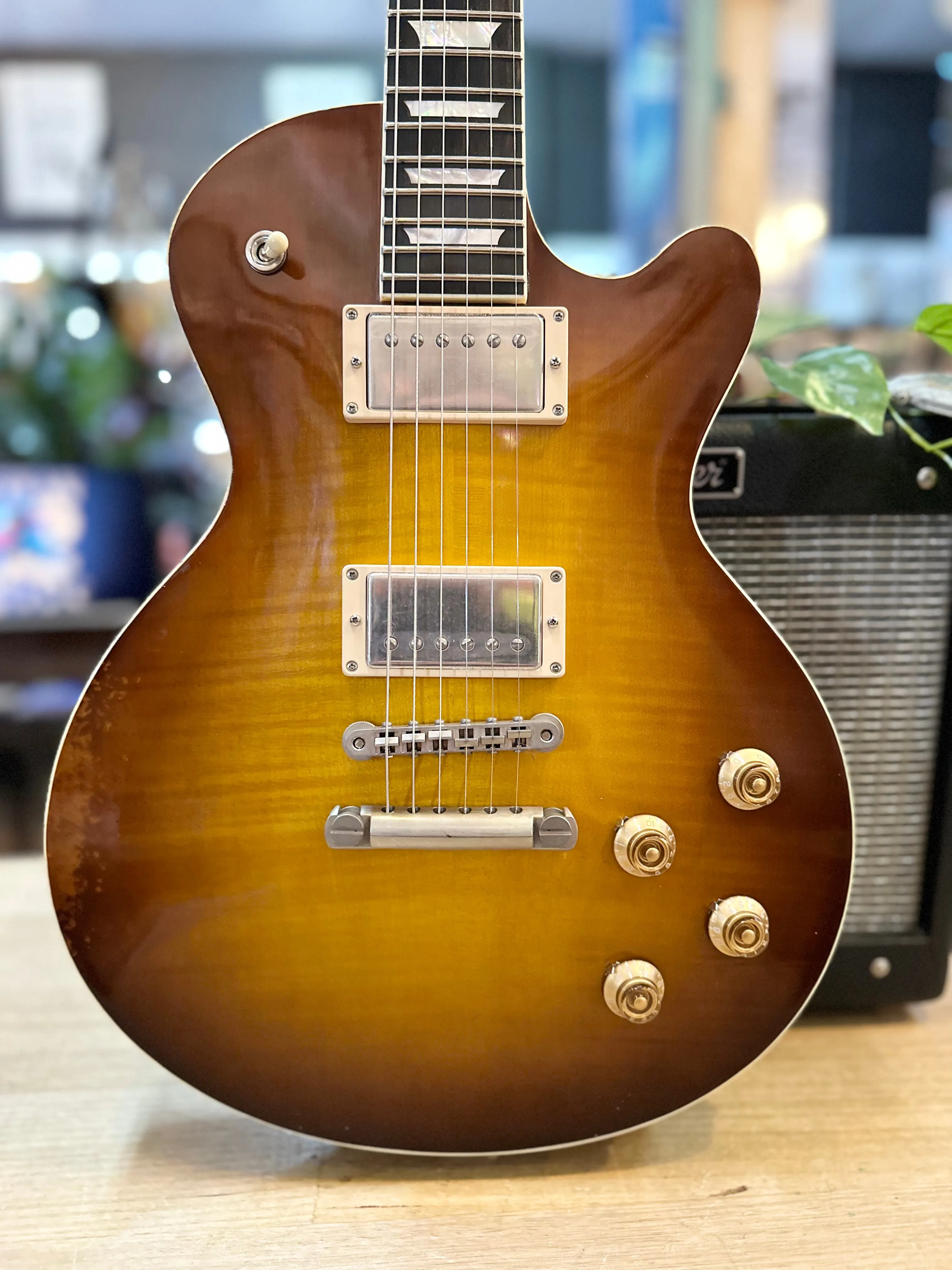 Eastman | SB59/V | Solidbody Electric | Antique Goldburst