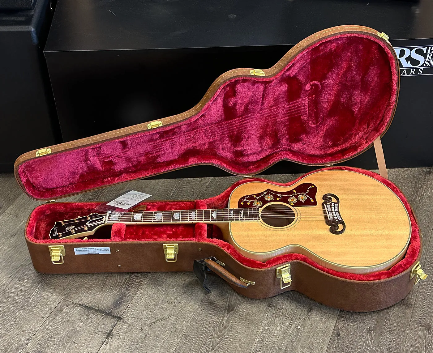 Gibson SJ-200 Standard Acoustic-Electric Guitar Antique Natural w/ Gibson Case 2022