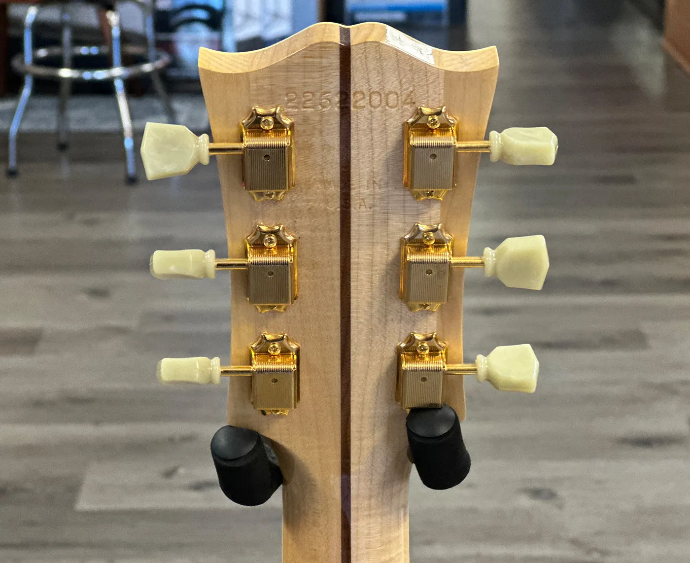 Gibson SJ-200 Standard Acoustic-Electric Guitar Antique Natural w/ Gibson Case 2022