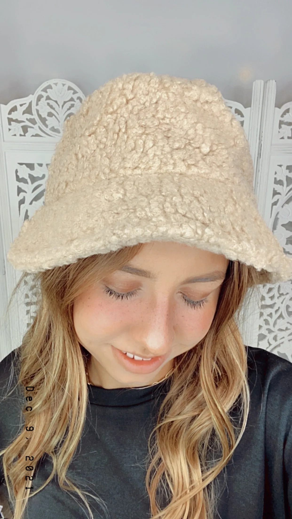 HEADS UP Sherpa Fur Solid Colored Bucket Hat