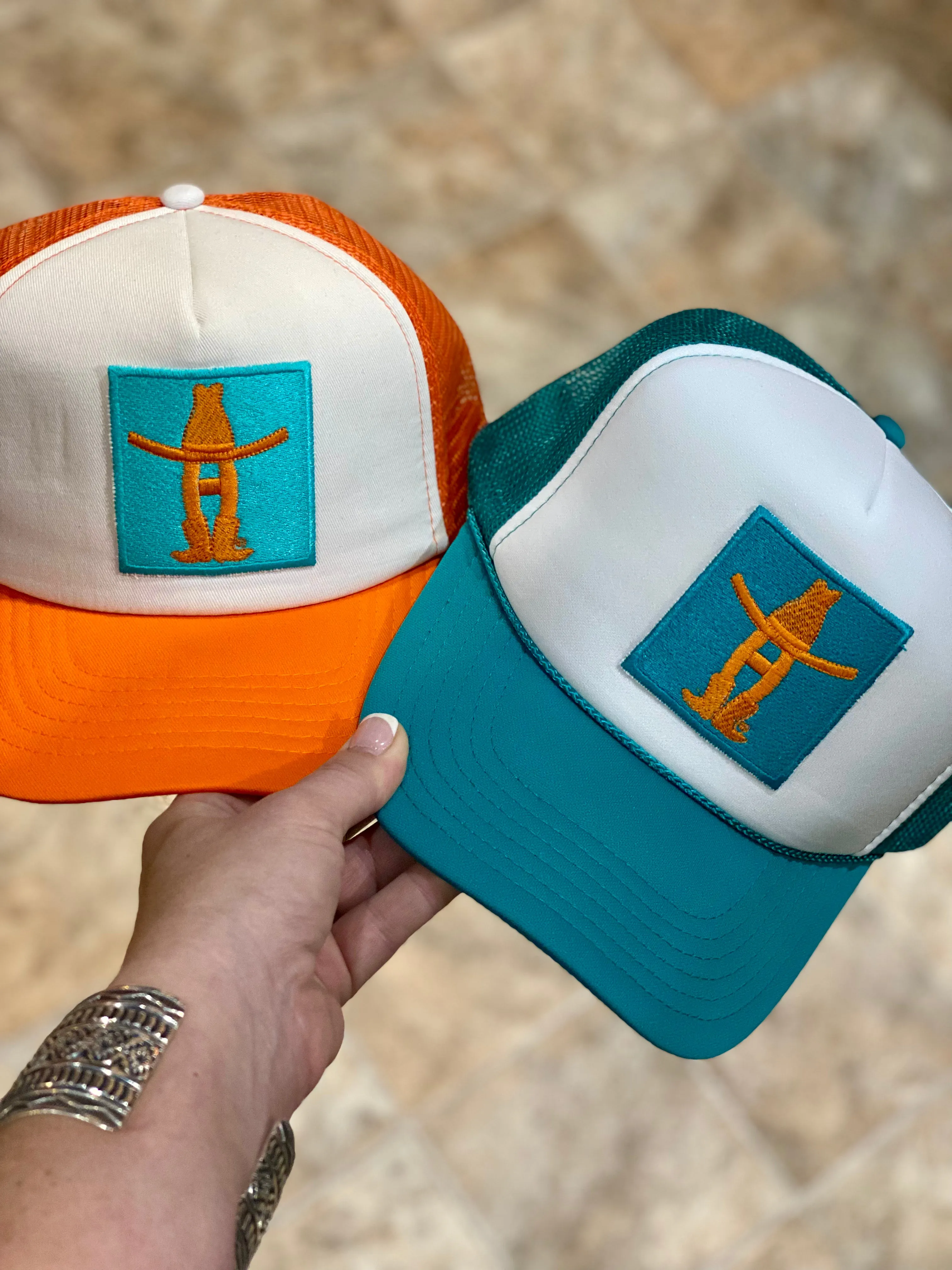 Howdy H Trucker Caps