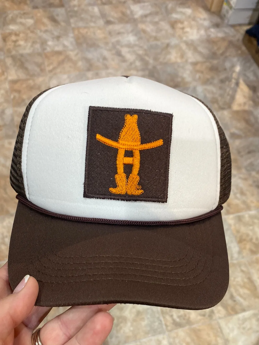 Howdy H Trucker Caps