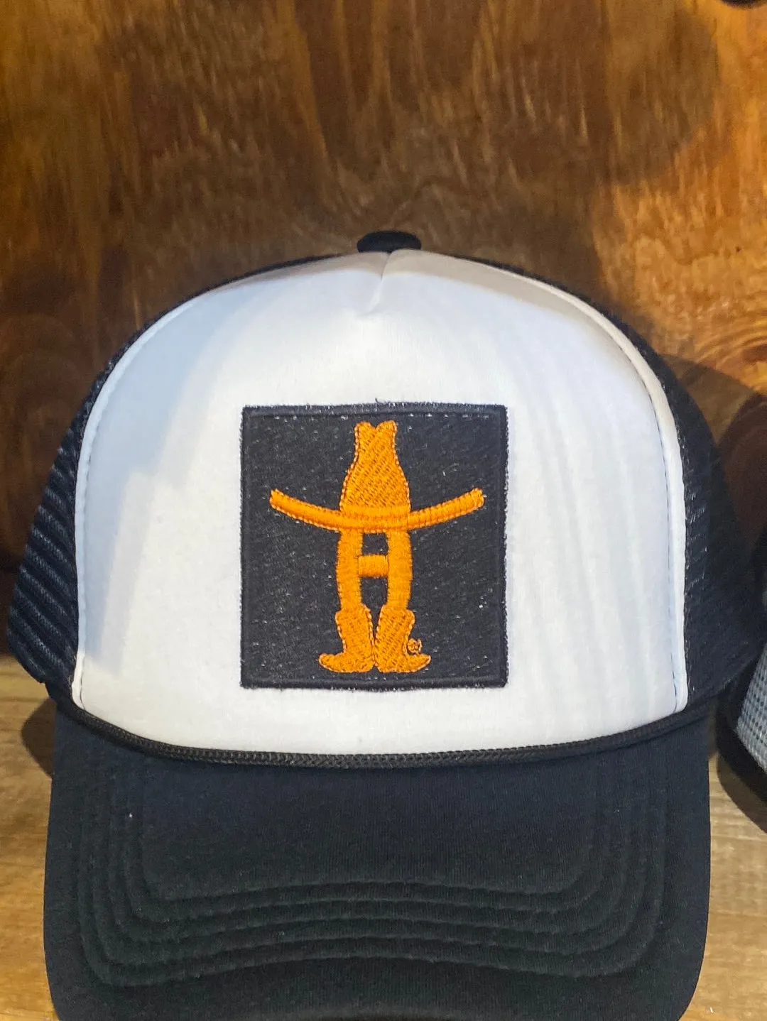 Howdy H Trucker Caps