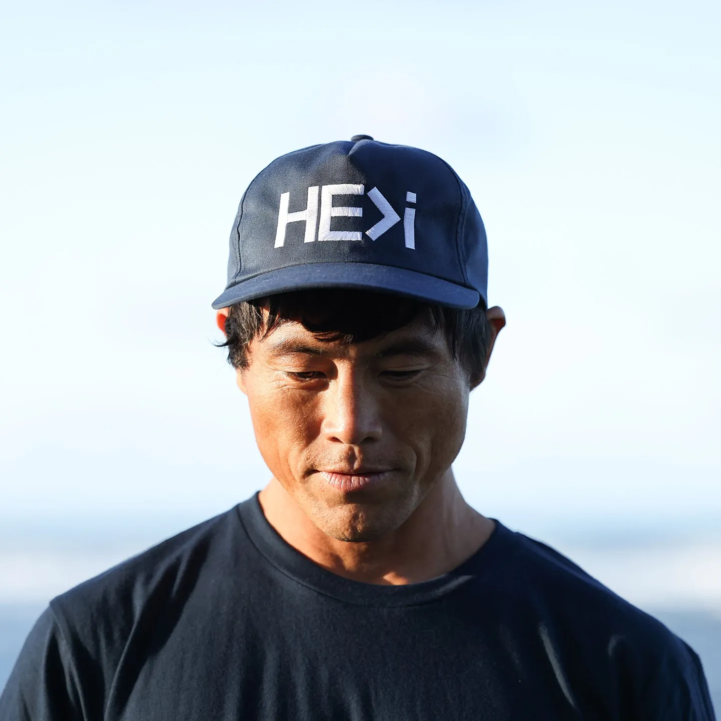 LIGHTLY STRUCTURED SNAPBACK HAT IN NAVY
