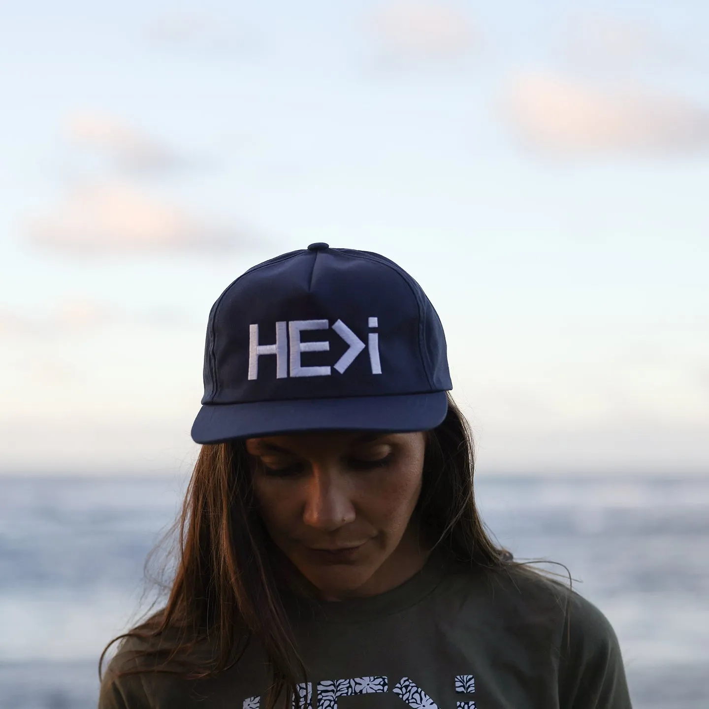 LIGHTLY STRUCTURED SNAPBACK HAT IN NAVY