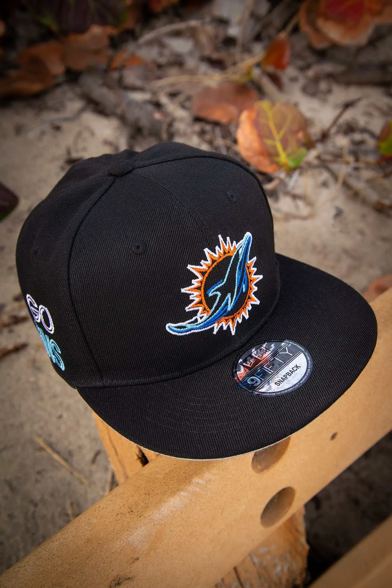 Miami Dolphins Logo Outline Black 9Fifty New Era Fits Snapback Hat