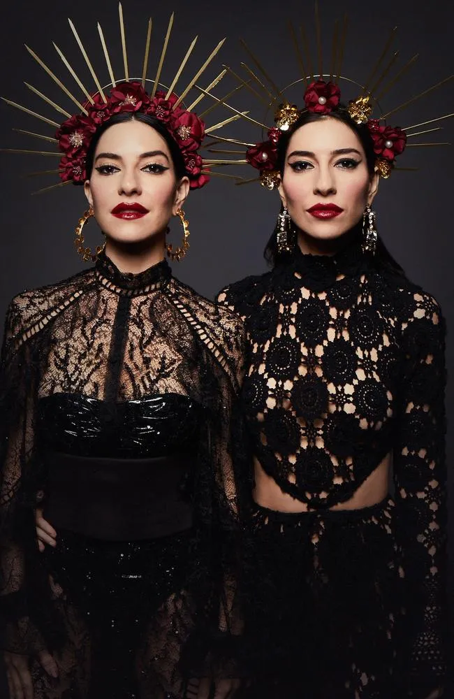 THE VERONICAS CROWNS